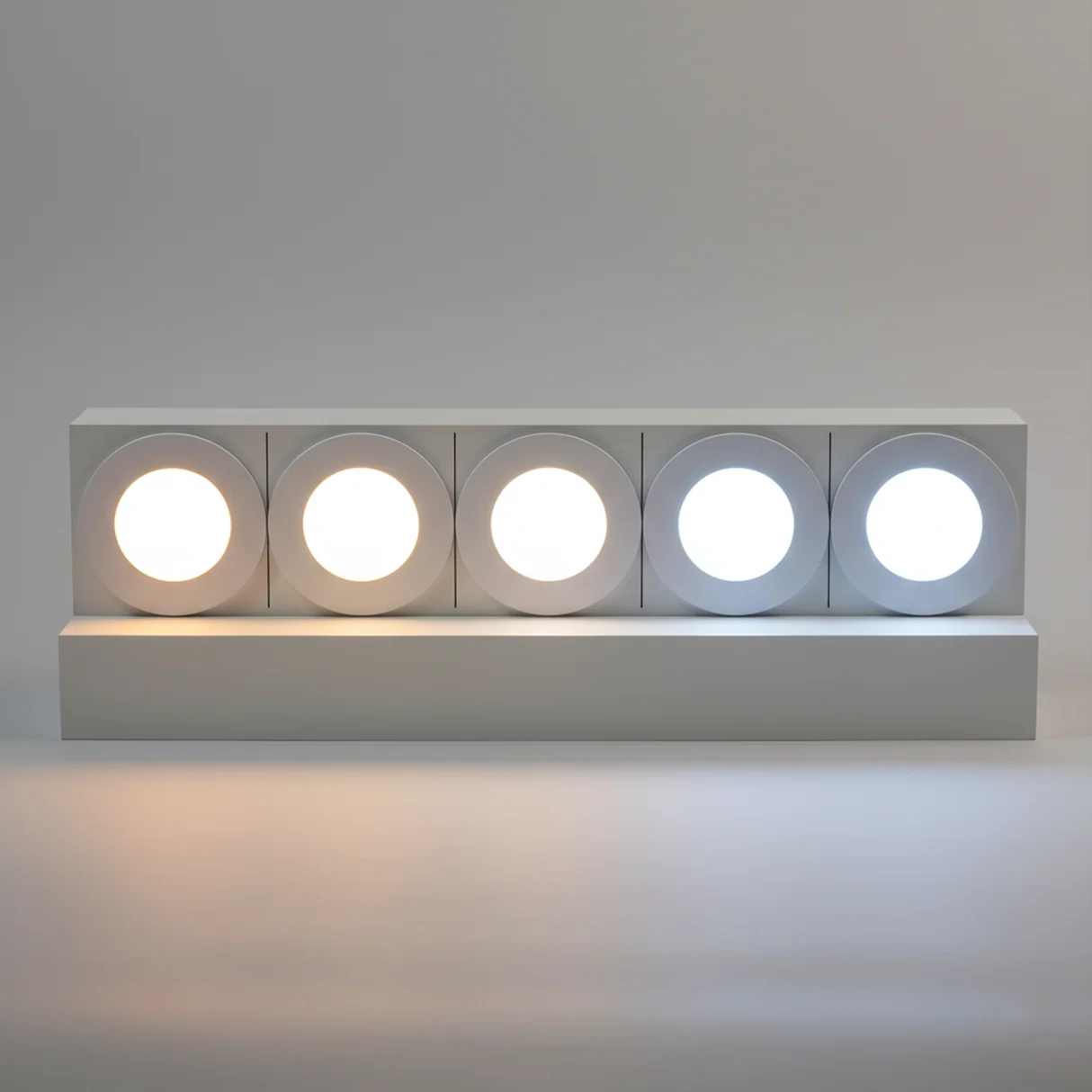 4" LED slim downlight with selectable CCT and interchangeable magnetic rings for flexible design and easy customization.